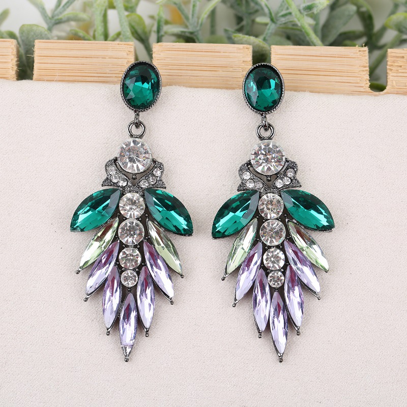 Women'S Accessories Manufacturers - Zarif sanat eseri, yüksek kaliteli kristal
