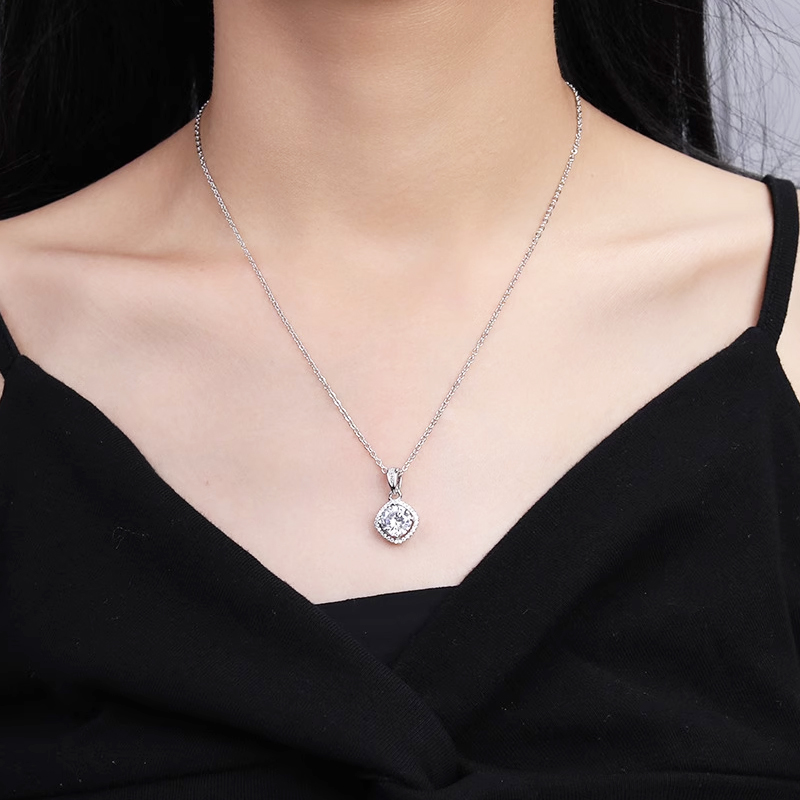 0.5-2 karat Yuvarlak Moissanit - Charm Necklace Dainty incelemesi ve fiyatı